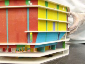 groessenverhaeltnis_des_in_polymergips_gedruckten_3d_modells_der_elbphilharmonie_hamburg_9775_orig